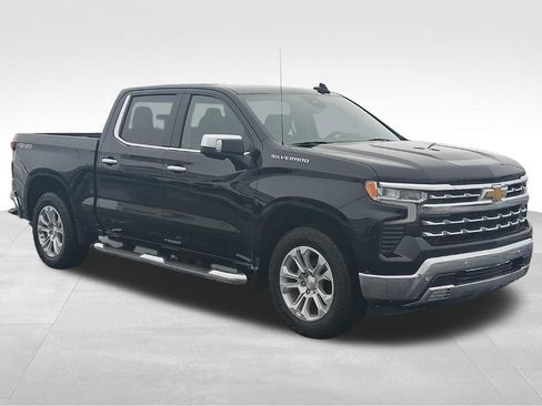 Used 2023 Chevrolet Silverado 1500 LTZ image 3
