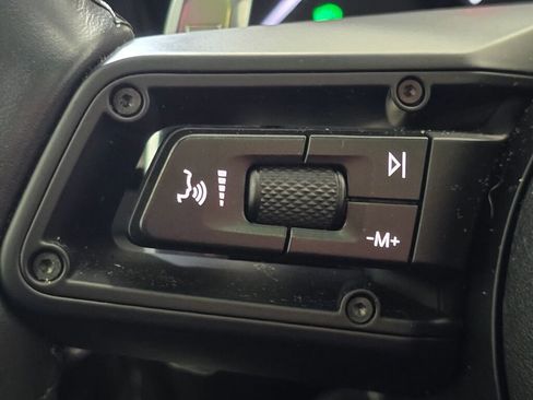 Certified 2024 Porsche Macan GTS image 40