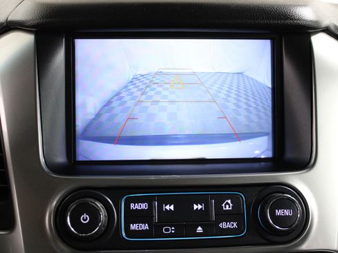 Used 2020 Chevrolet Suburban LT image 17