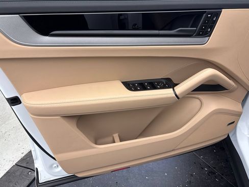 New 2026 Porsche Cayenne Coupe AWD/4WD image 4
