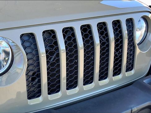 Used 2020 Jeep Gladiator Sport w/ Quick Order Package 24S AWD/4WD image 29
