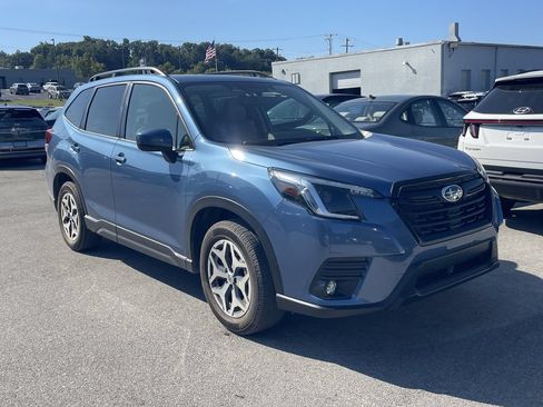 Used 2024 Subaru Forester Premium AWD/4WD image 1