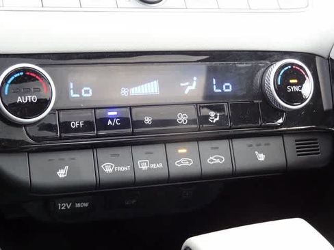 Used 2024 Hyundai Elantra Limited FWD image 36