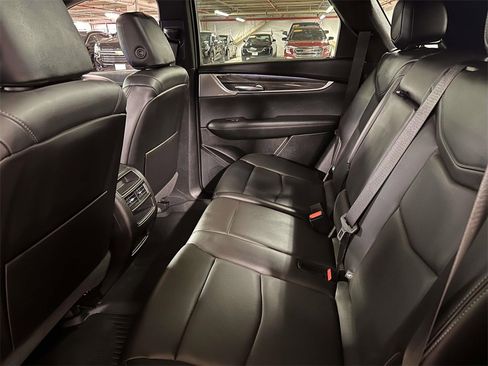 Used 2023 Cadillac XT5 Sportv w/ Technology Package image 17