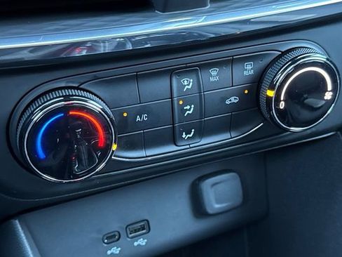 Used 2025 Buick Encore GX Preferred image 28