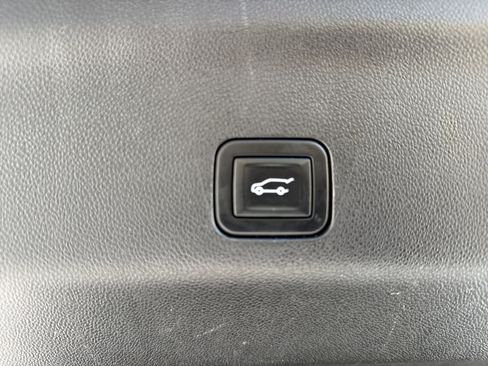 Used 2022 Chevrolet Tahoe Premier image 39