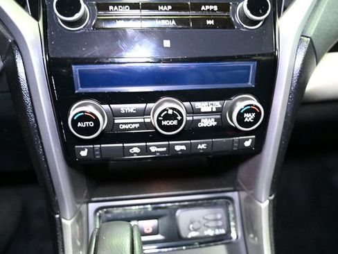 Used 2022 Subaru Ascent Limited w/ Technology Package image 32