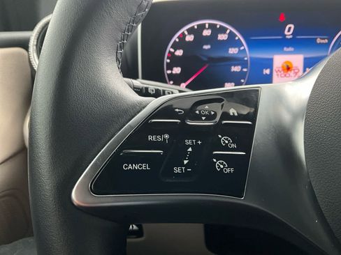 Used 2025 Mercedes-Benz GLC 350e 4MATIC image 20