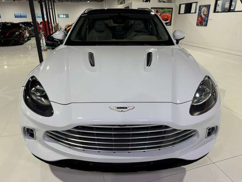 Used 2021 Aston Martin DBX image 2