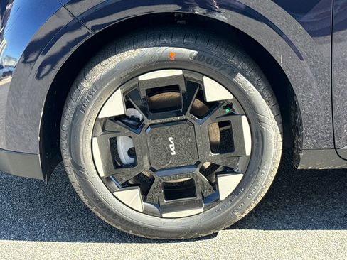 New 2026 Kia Carnival EX FWD image 11