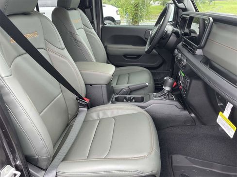 New 2025 Jeep Gladiator Mojave w/ Safety Group image 33