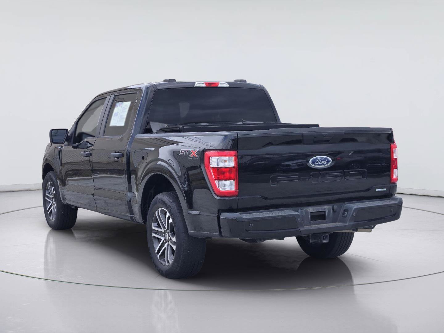 Used 2022 Ford F150 XL w/ STX Appearance Package RWD image 6