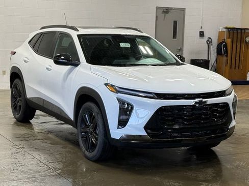 New 2026 Chevrolet Trax ACTIV w/ Sunroof Package image 3