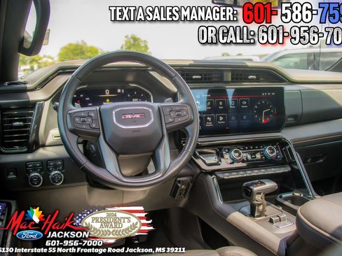 Used 2024 GMC Sierra 1500 AT4 w/ AT4 Premium Package AWD/4WD image 7