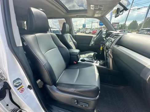 Used 2017 Toyota 4Runner SR5 Premium AWD/4WD image 30