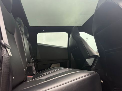 Used 2024 Tesla Cybertruck AWD Crew Cab image 27