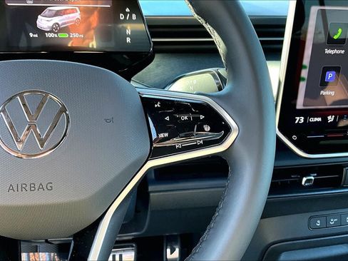 Certified 2025 Volkswagen ID. Buzz Pro S image 23