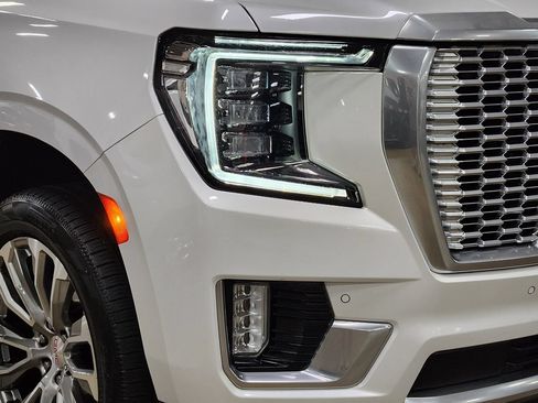 Used 2021 GMC Yukon Denali w/ Denali Ultimate Package AWD/4WD image 13