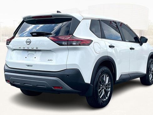 Used 2023 Nissan Rogue S image 6