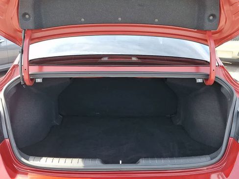 Used 2024 Hyundai Elantra SEL image 31