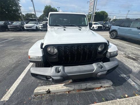 Used 2022 Jeep Gladiator Sport AWD/4WD image 19