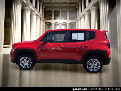 Used 2023 Jeep Renegade Latitude AWD/4WD image 7