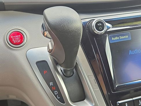 Used 2016 Honda Odyssey SE image 24