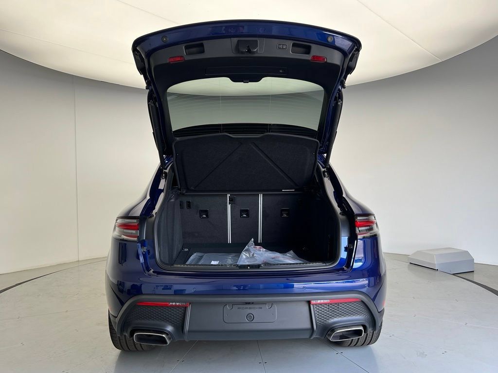 Used 2026 Porsche Macan AWD/4WD image 20