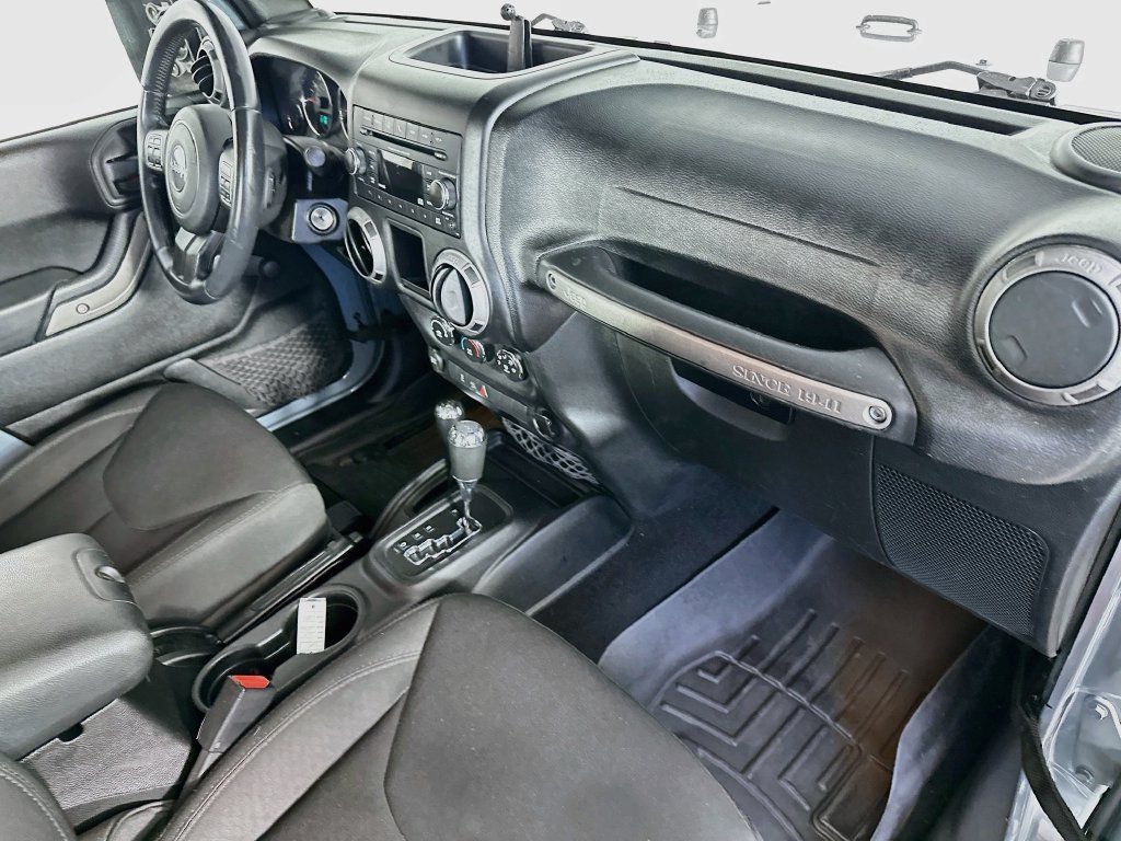 Used 2015 Jeep Wrangler Sport w/ Connectivity Group AWD/4WD image 26