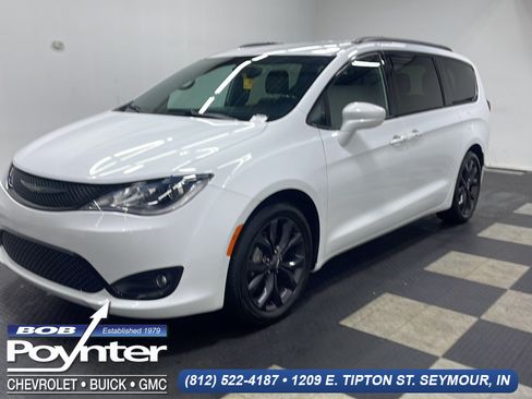 Used 2020 Chrysler Pacifica Touring-L w/ S Appearance Package FWD image 1