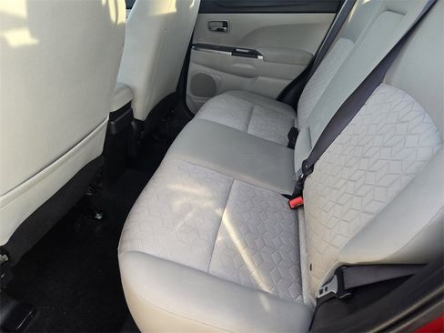 Used 2021 Mitsubishi Outlander Sport SE image 28