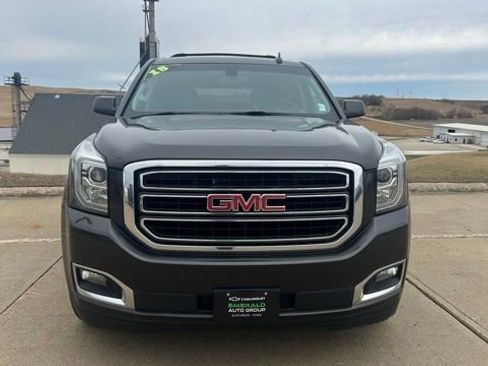 Used 2018 GMC Yukon SLE image 2