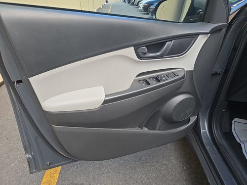Certified 2023 Hyundai Kona SE AWD/4WD image 11
