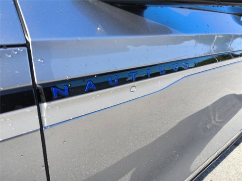 New 2026 Lincoln Nautilus Reserve AWD/4WD image 10