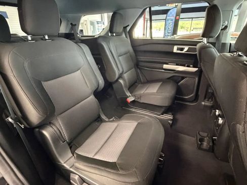 Used 2023 Ford Explorer XLT AWD/4WD image 17