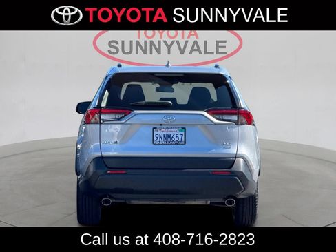 Used 2022 Toyota RAV4 XLE AWD/4WD image 9