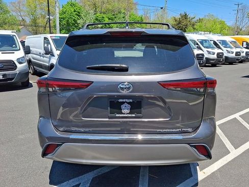 Used 2023 Toyota Highlander Platinum AWD/4WD image 6