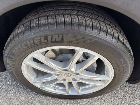 Used 2020 Porsche Cayenne image 12