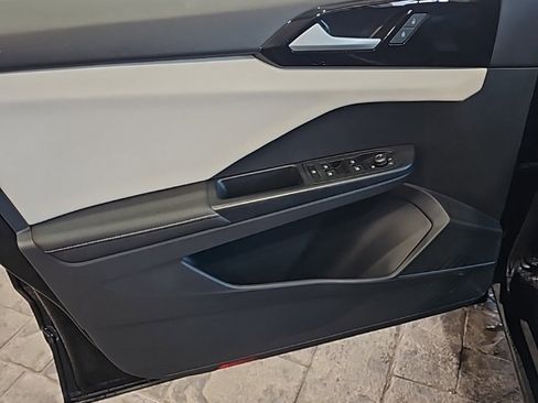 Used 2025 Volkswagen Taos S image 24