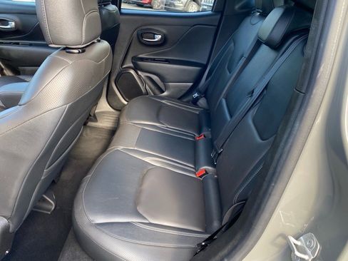 Used 2022 Jeep Renegade Limited image 24