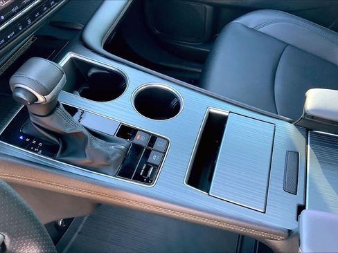 Used 2023 Toyota Sienna XLE Woodland Edition image 17