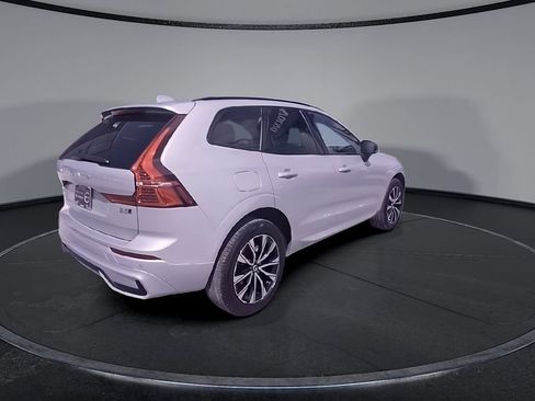 Certified 2025 Volvo XC60 B5 Core AWD/4WD image 8