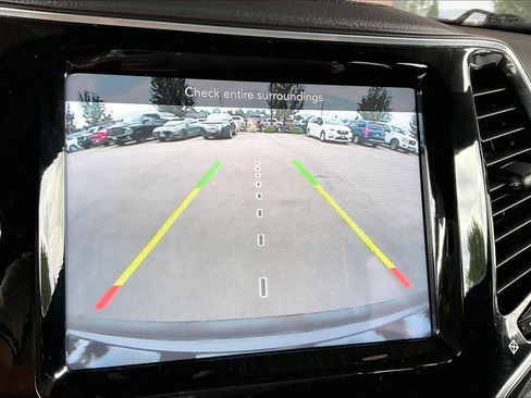 Used 2022 Jeep Cherokee Limited w/ Mopar Interior Package AWD/4WD image 13