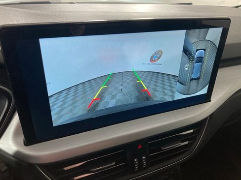 Used 2024 Ford Escape Platinum image 5