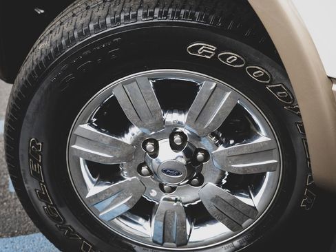 Used 2012 Ford F150 Lariat w/ Lariat Chrome Pkg image 22