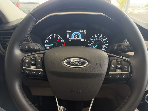 Used 2022 Ford Escape SE w/ SE Sport Appearance Package FWD image 17