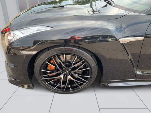 Used 2024 Nissan GT-R Premium w/ Floor Mat Package AWD/4WD image 11