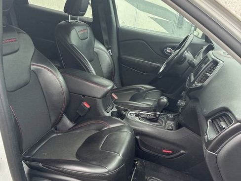 Used 2021 Jeep Cherokee Trailhawk w/ Sun, Sound & Nav Group image 5