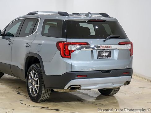 Used 2023 GMC Acadia SLT w/ Preferred Package AWD/4WD image 9