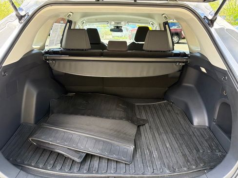 Used 2025 Toyota RAV4 XLE AWD/4WD image 30